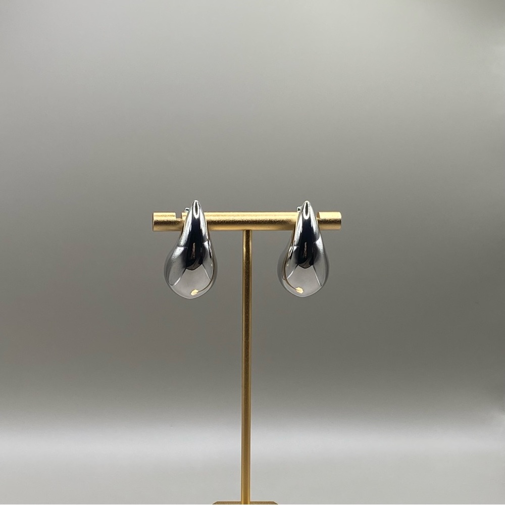 Silver Teardrop Earrings